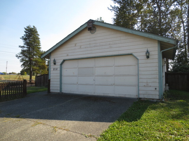 Property Photo:  8714 11th St NE  WA 98258 
