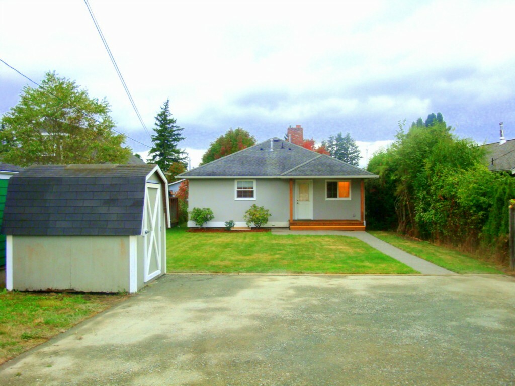 Property Photo:  2714 Grant St  WA 98225 