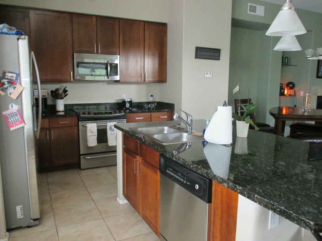 Property Photo:  6605 N 93rd Avenue 1001  AZ 85305 