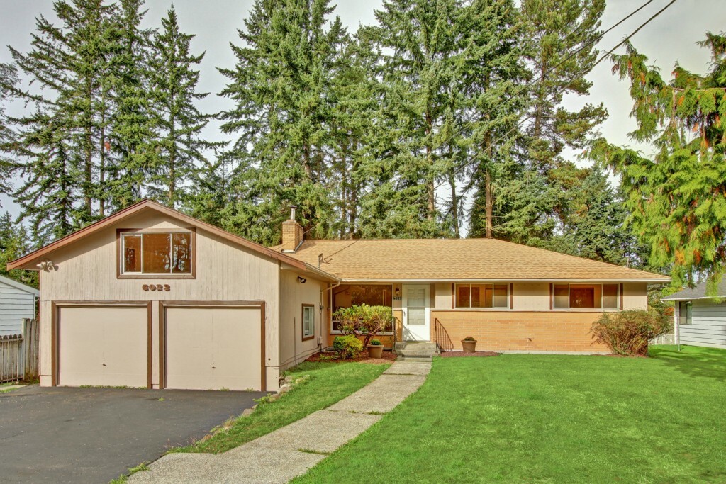 Property Photo:  6023 190th St SW  WA 98036 