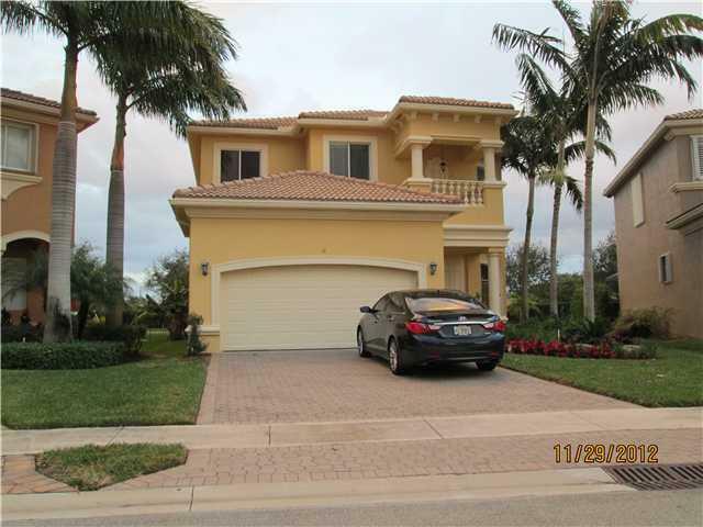 Property Photo: 31 Country Lake Circle FL 33436