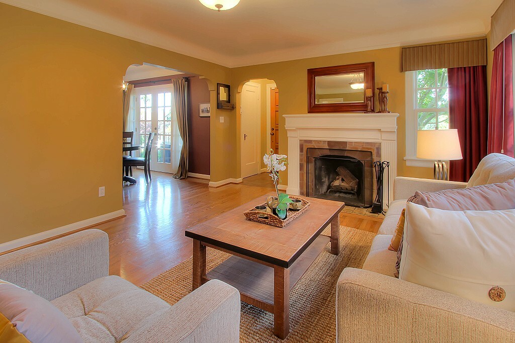 Property Photo: 8056 Jones Ave NW WA 98117
