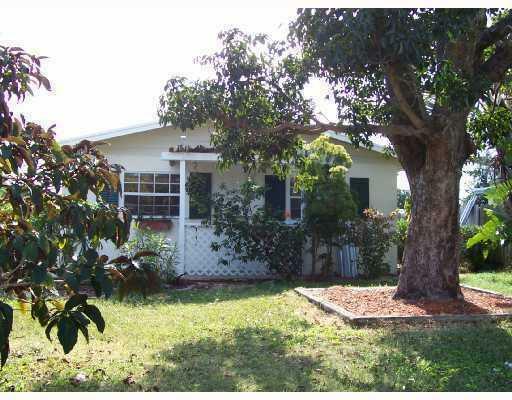 Property Photo:  726 N Lake  FL 33483 