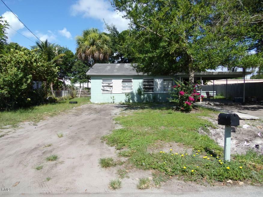 Property Photo:  205 N 24th Street  FL 34950 