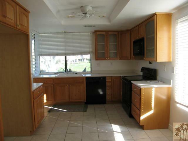 Property Photo:  300 San Vicente Circle  CA 92260 