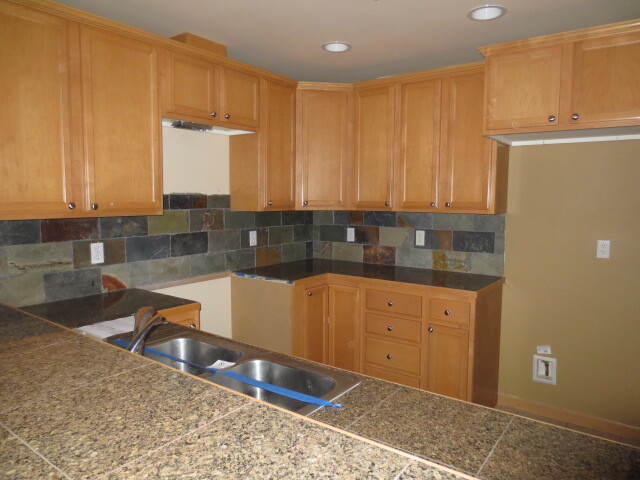 Property Photo: 7220 Rainier Dr 103 WA 98203