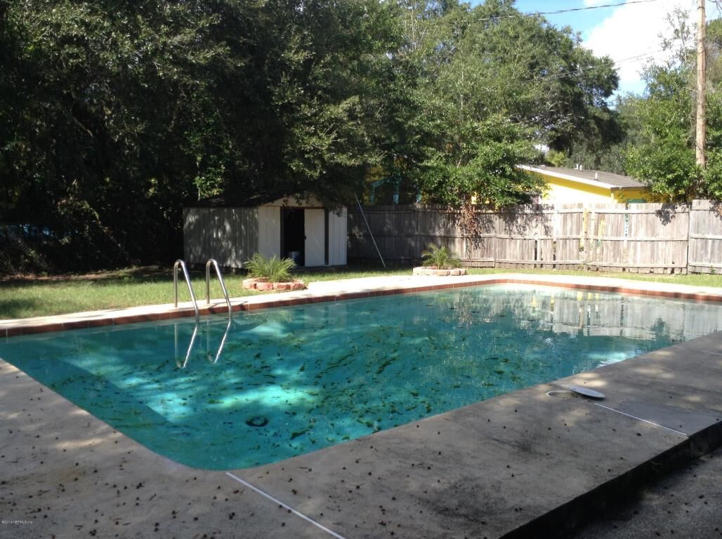 Property Photo: 102 Dellwood Avenue FL