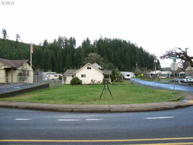 Property Photo: 92166 Marcola Rd OR 97454