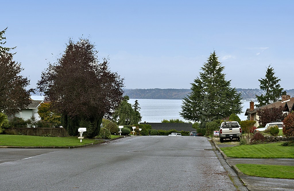 Property Photo:  29913 4th Ave SW  WA 98023 
