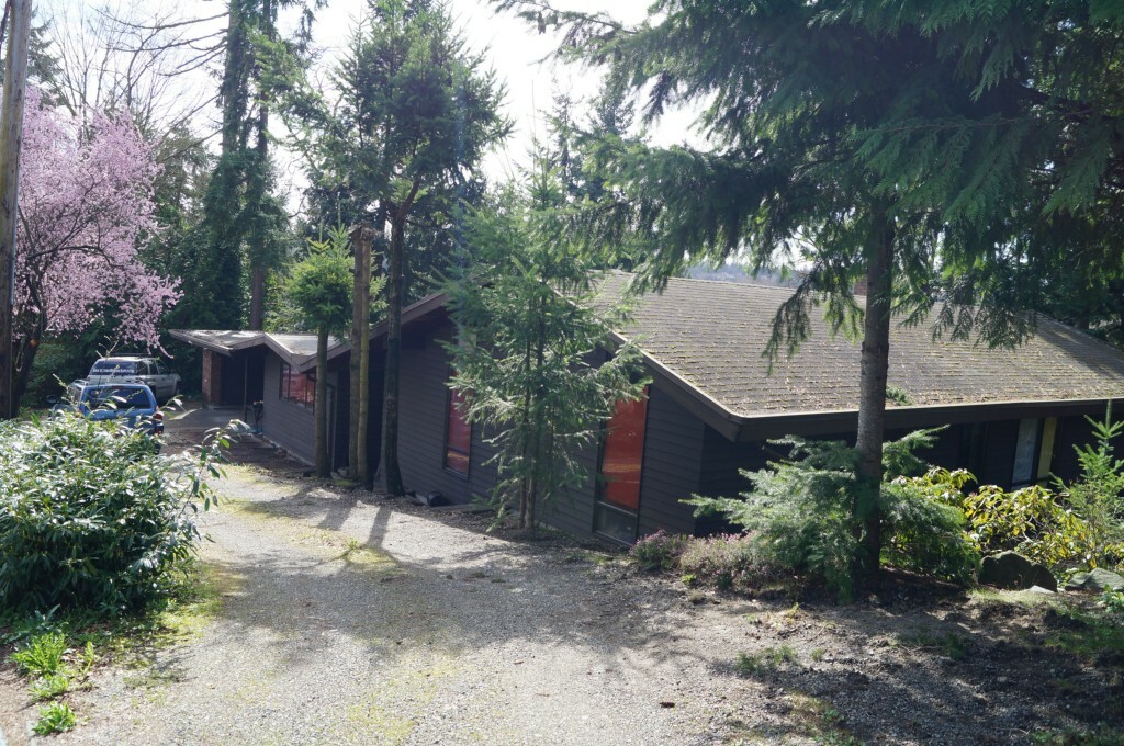 Property Photo:  8529 166th Ave NE  WA 98073 