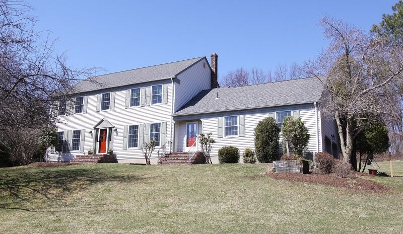 Property Photo:  3 Oxford Ln  NJ 07853 