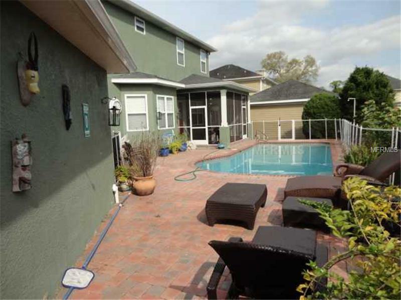 Property Photo:  