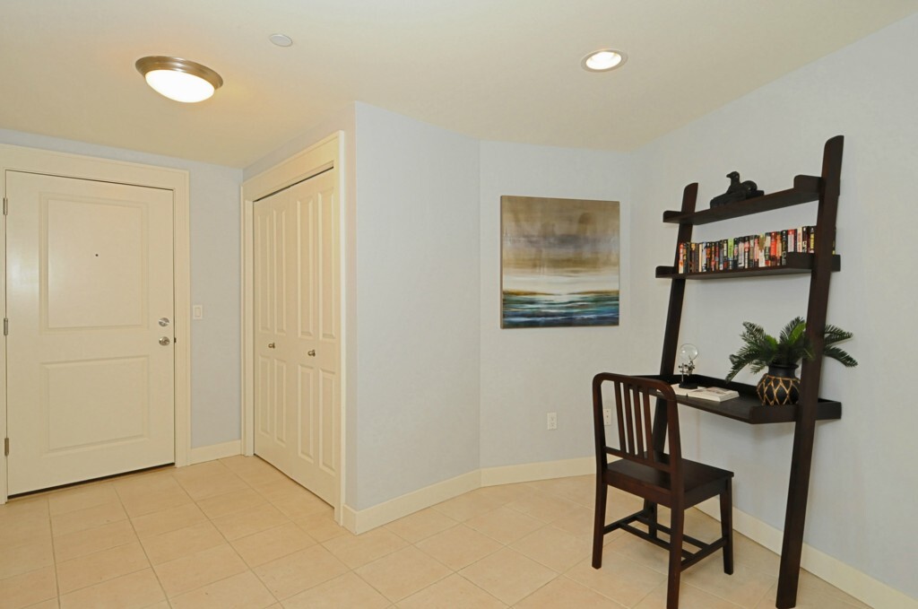 Property Photo: 3217 Eastlake Ave E 301 WA 98102