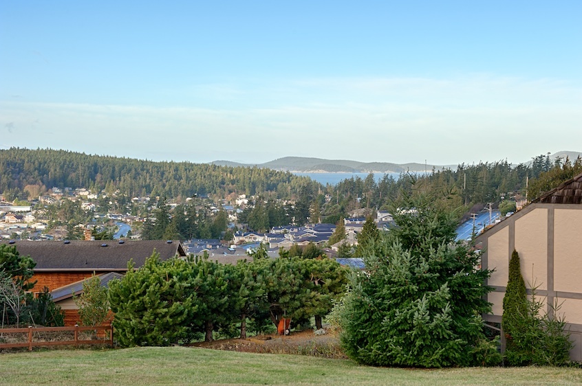 Property Photo:  1902 Piper Cir  WA 98221 