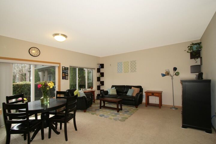 Property Photo:  1736  10th Avenue NE C114  WA 98029 