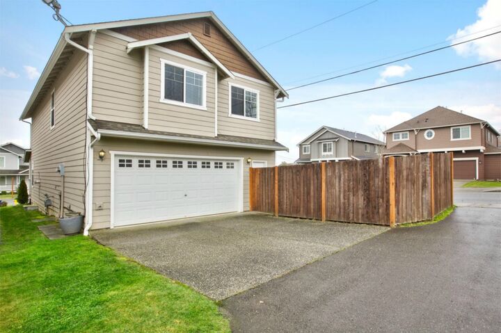 Property Photo:  8412 12th St SE  WA 98258 