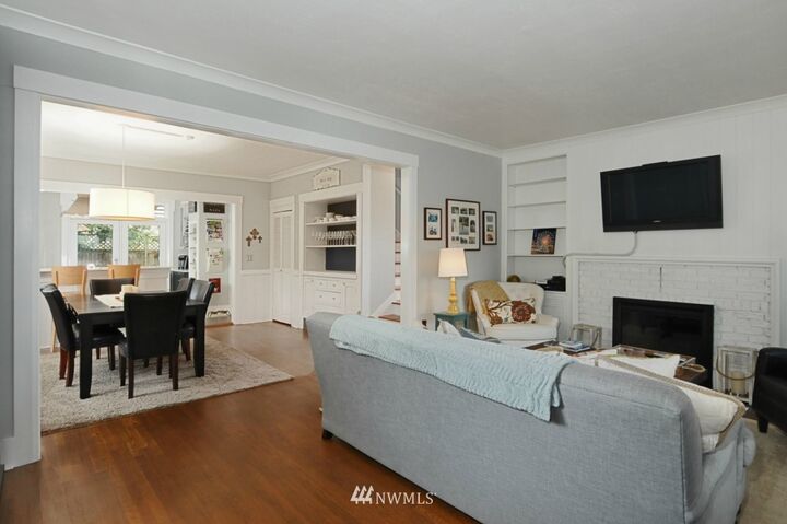 Property Photo: 3141 Broadway Avenue E WA 98102