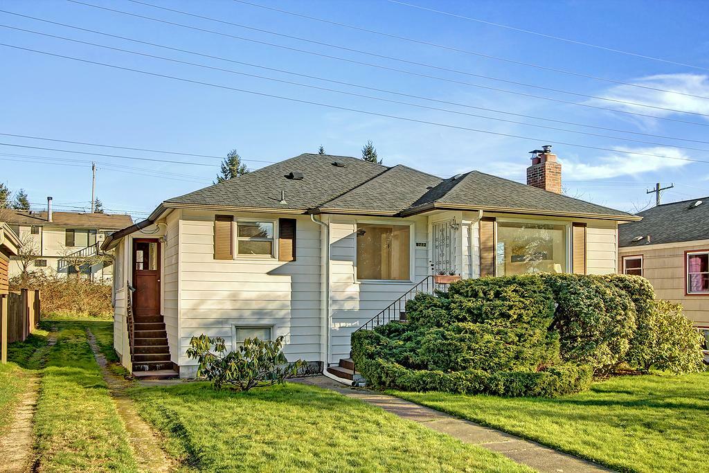 Property Photo:  9712 Evanston Ave N  WA 98103 