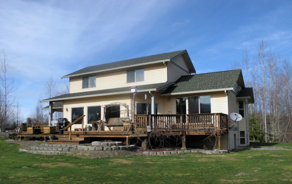 Property Photo:  422 Columbine Wy  WA 98362 