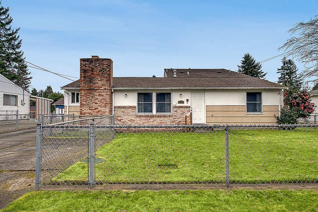 Property Photo:  16170 120th St SE  WA 98058 