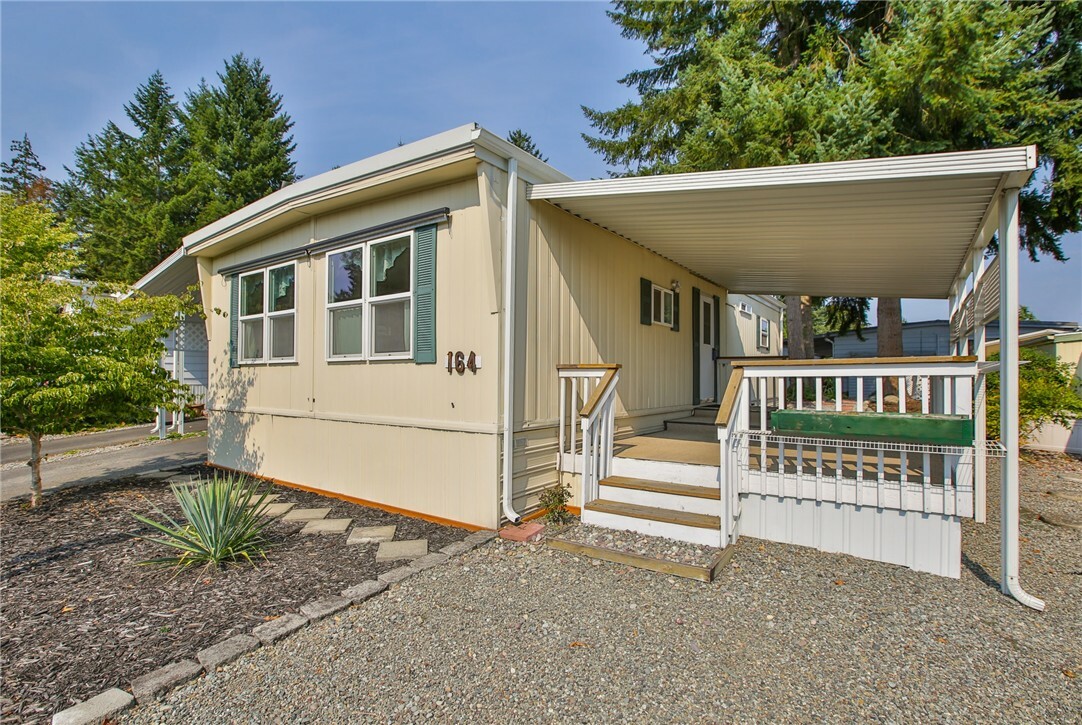 Property Photo:  18425 NE 95th St 164  WA 98052 