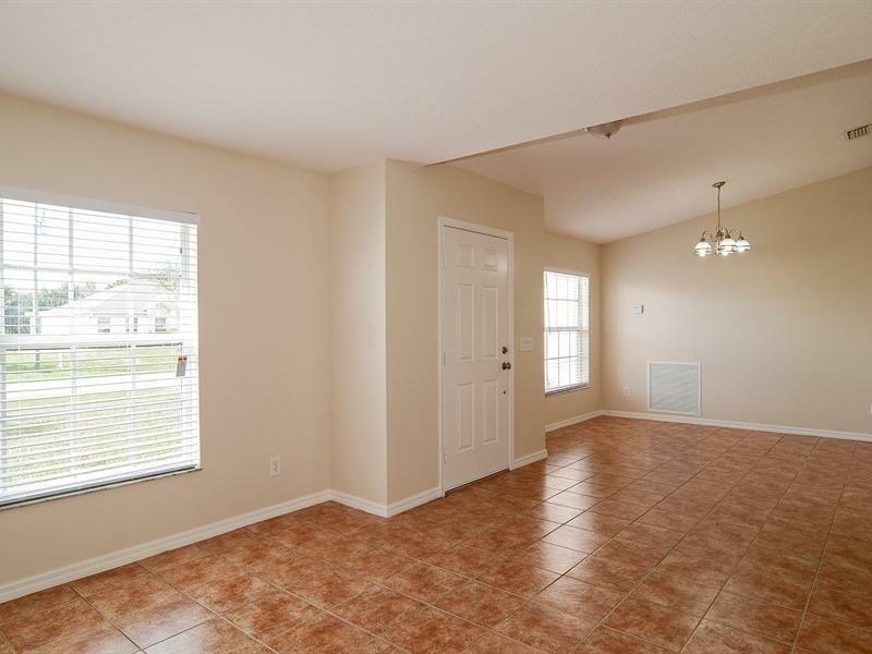 Property Photo:  2225 SW Plymouth  FL 34953 