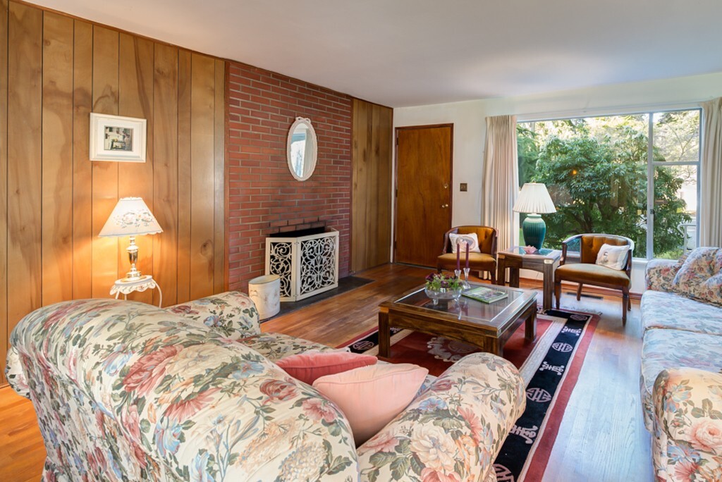 Property Photo: 903 N 167th Street WA 98133