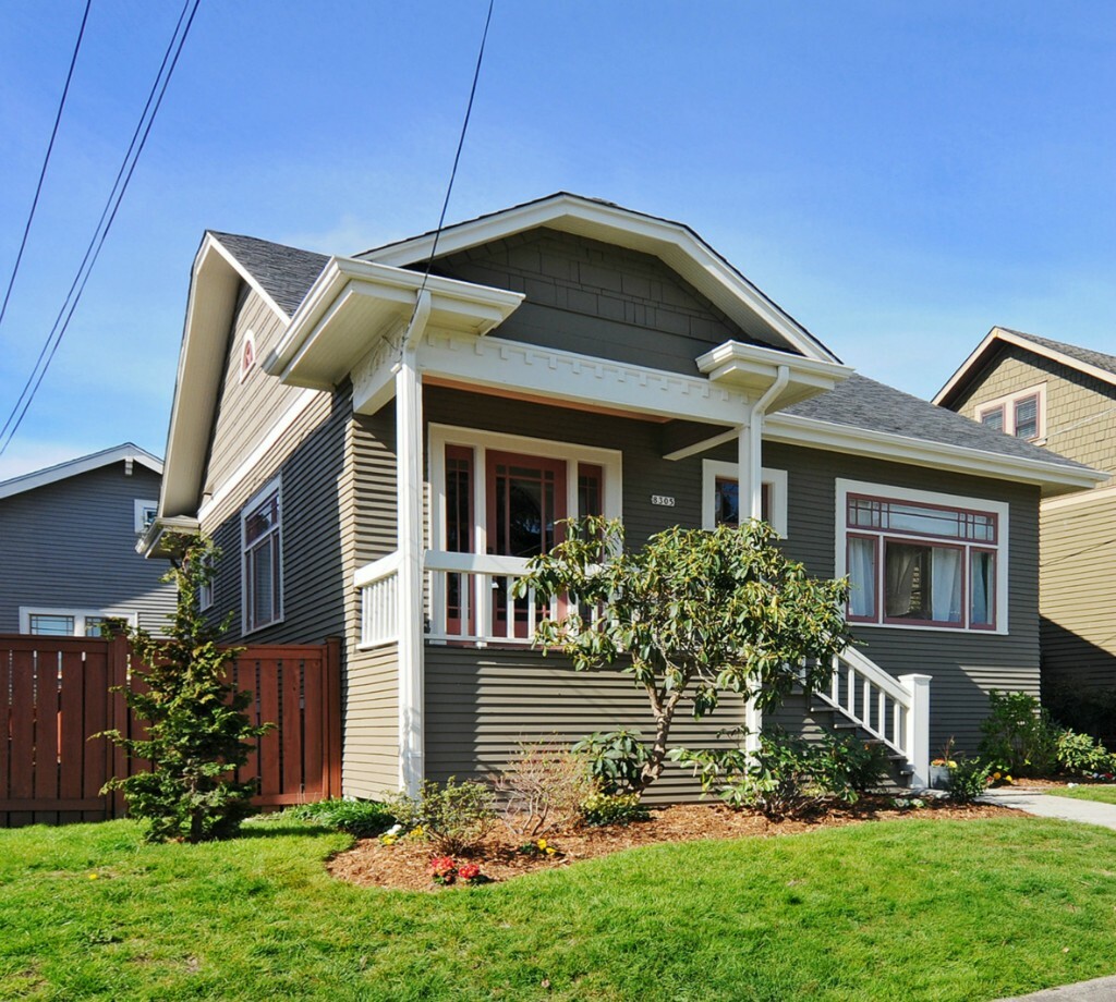 Property Photo: 8305 Fremont Ave N WA 98103