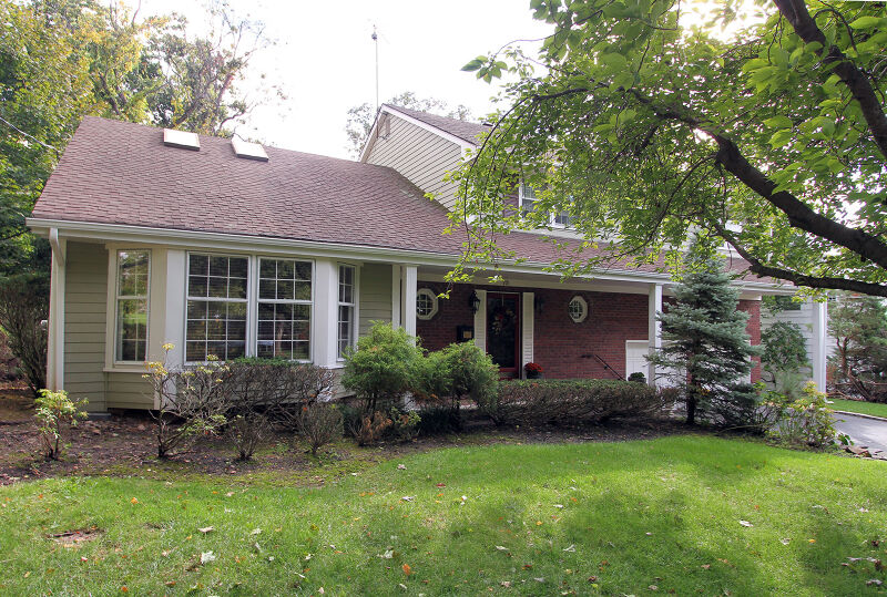 Property Photo:  73 Edgemere Rd  NJ 07039 