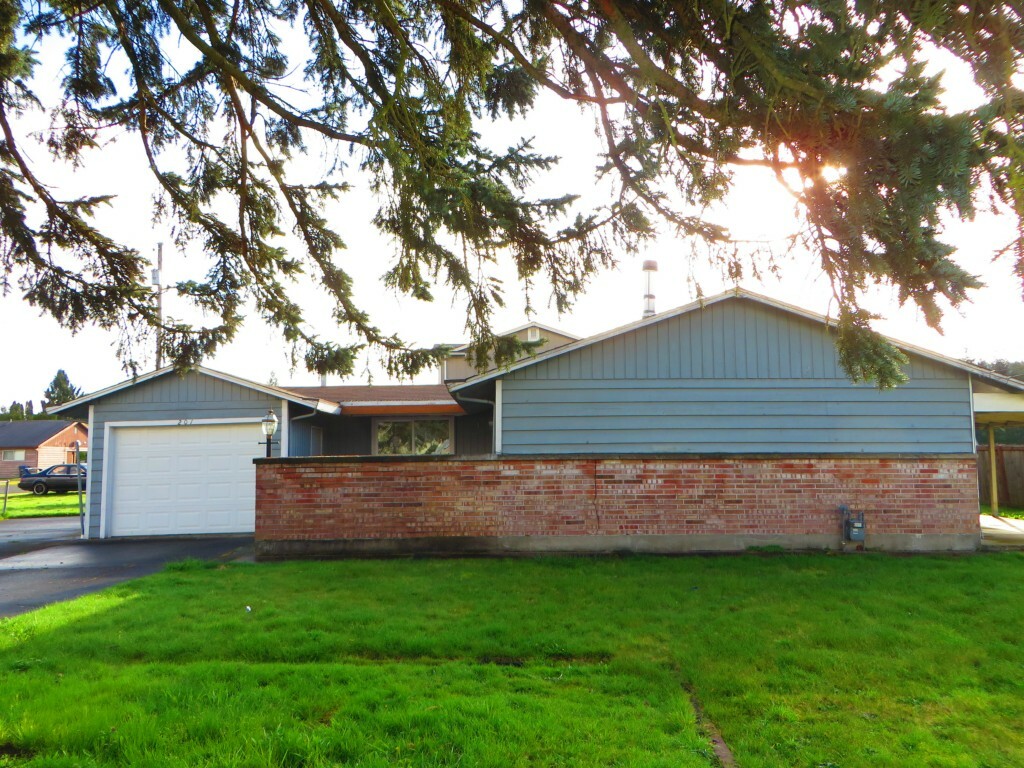 Property Photo:  201 Pacific Ave S  WA 98047 