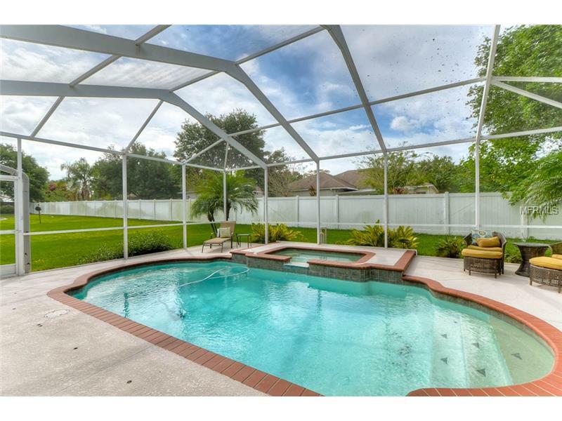 Property Photo:  708 Citrus Wood Lane  FL 33594 