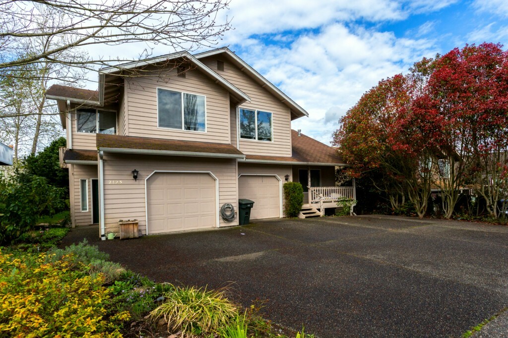 Property Photo: 2123 Michigan St WA 98229