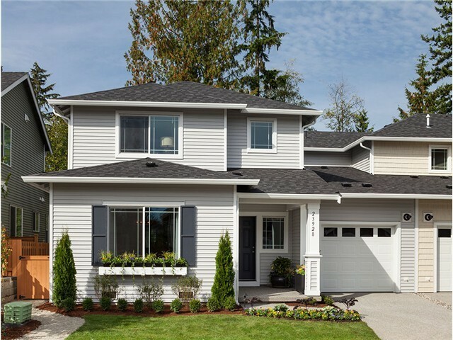 Property Photo: 11261 241st Place NE 86 WA 98053