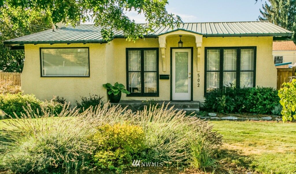 Property Photo: 502 Cottage Avenue WA 98815