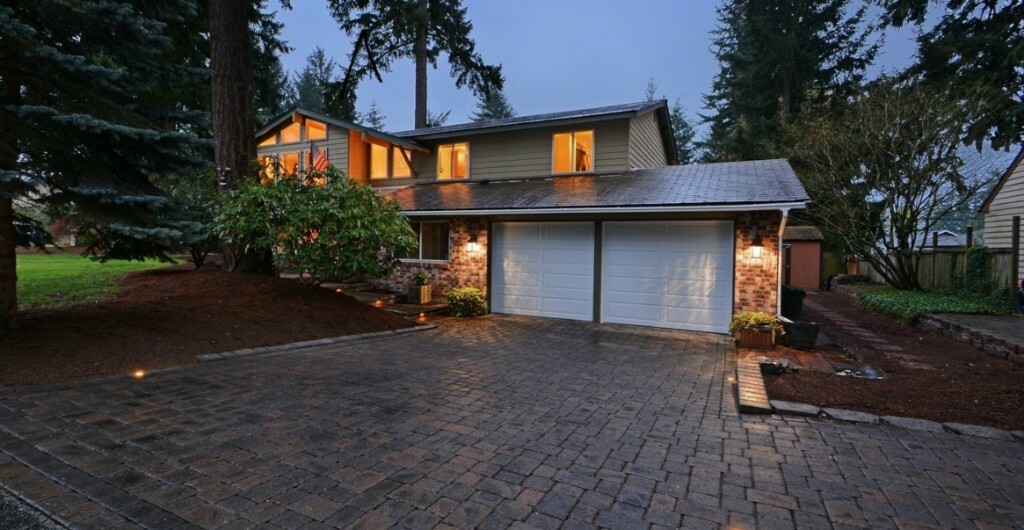 Property Photo:  12121 NE 140th Street  WA 98034 