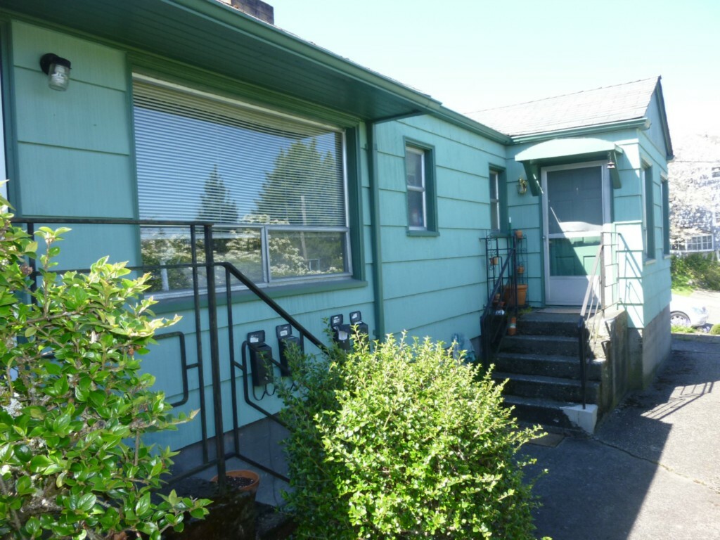 Property Photo:  1922 Ferry Ave SW  WA 98116 