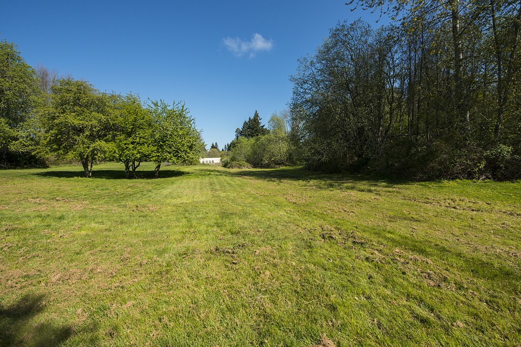 Property Photo:  10130 NE Kitsap St  WA 98110 