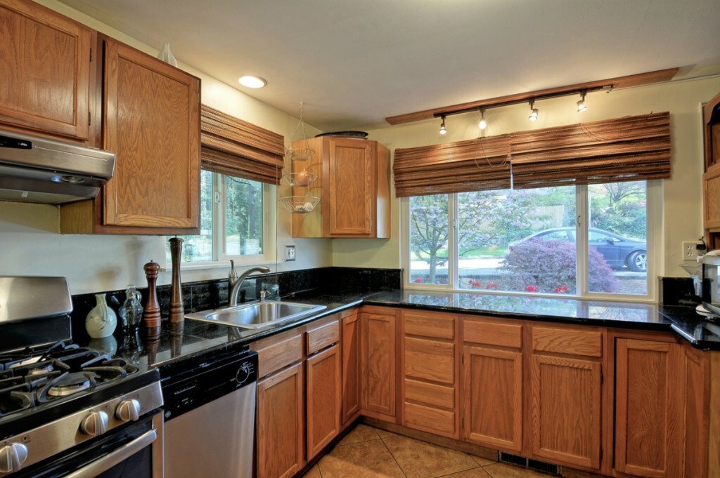 Property Photo:  15228 Ashworth Ave N  WA 98133 