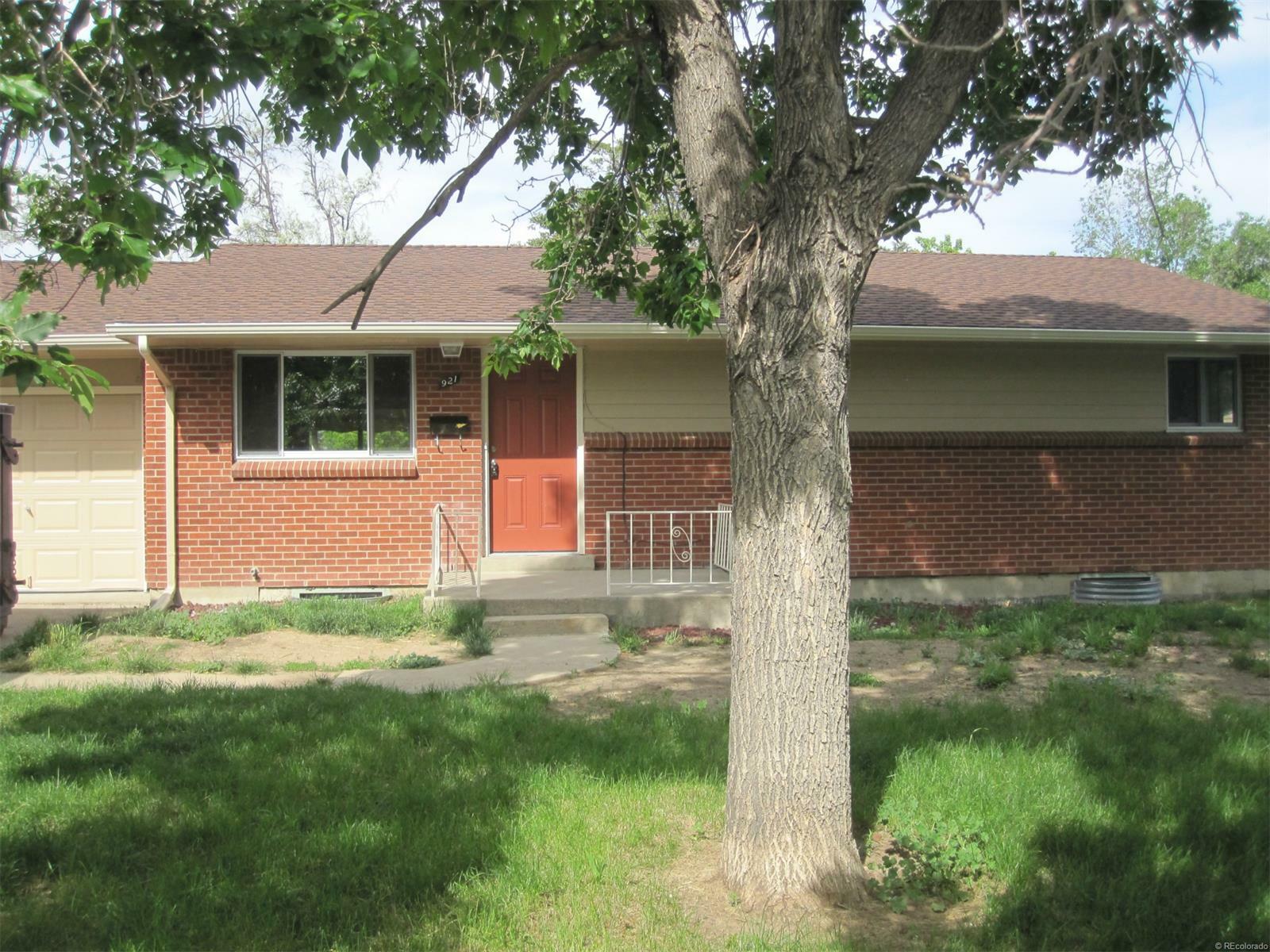 Property Photo:  921 Delta Street  CO 80221 