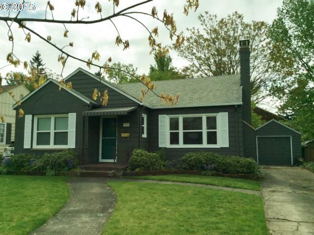 Property Photo:  303 E 29th St  WA 98663 