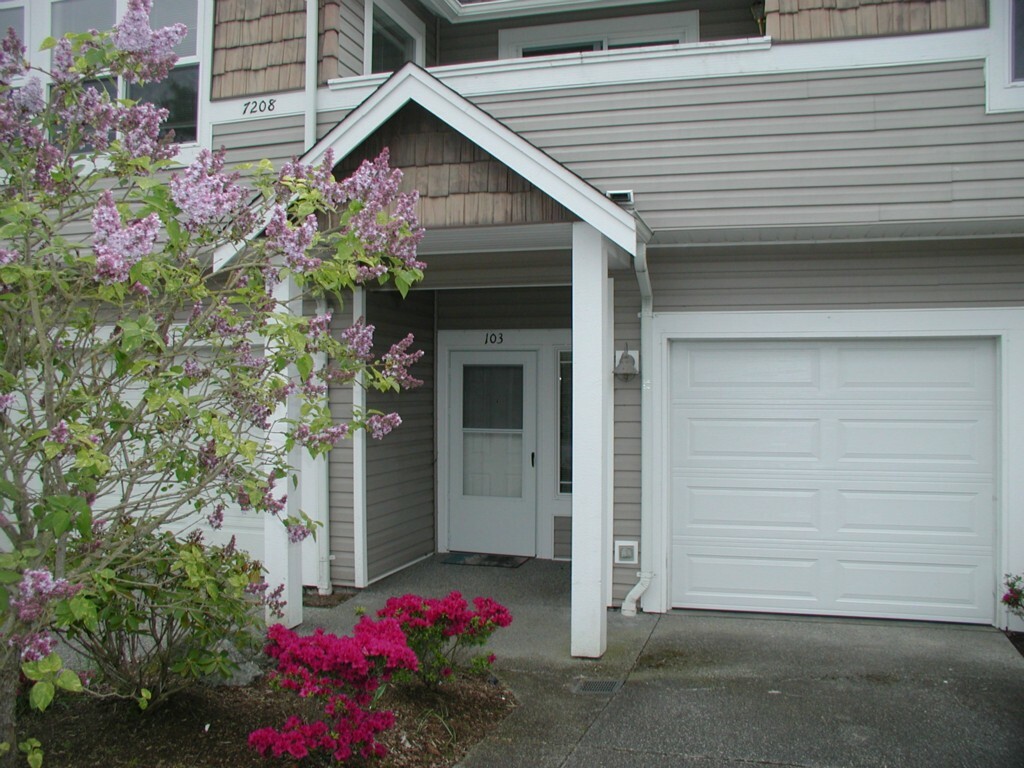 Property Photo:  7208 Centerville Ct 103  WA 98292 