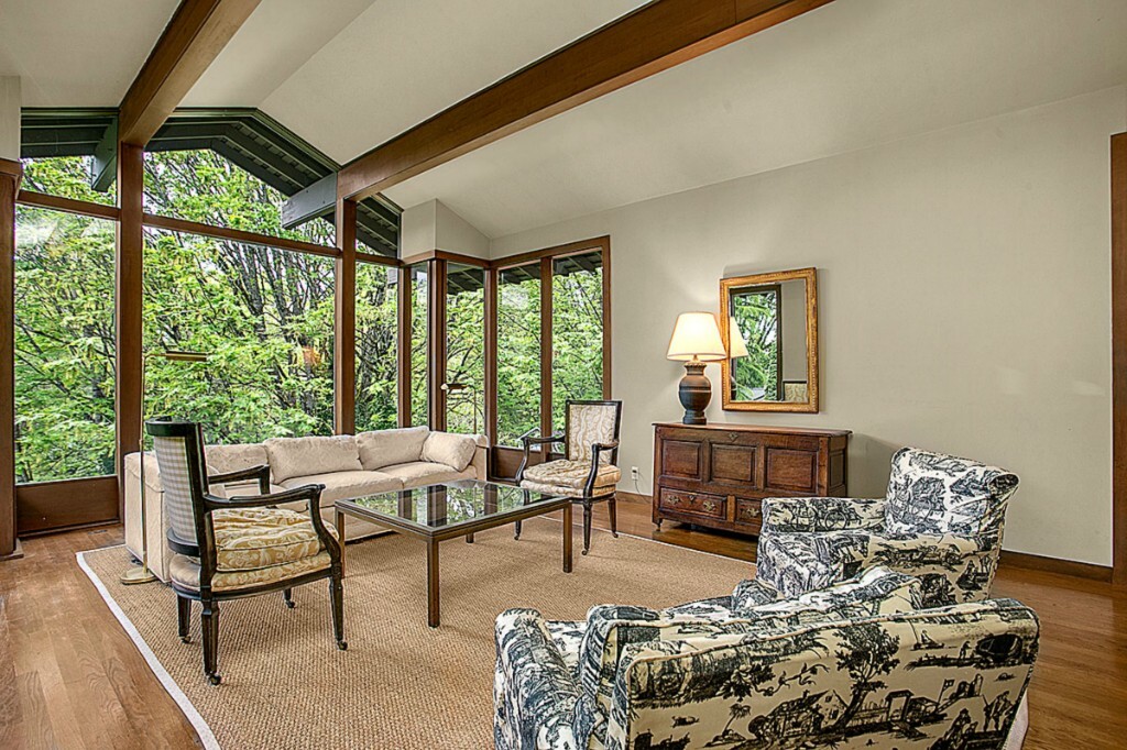 Property Photo:  4835 86th Ave SE  WA 98040 