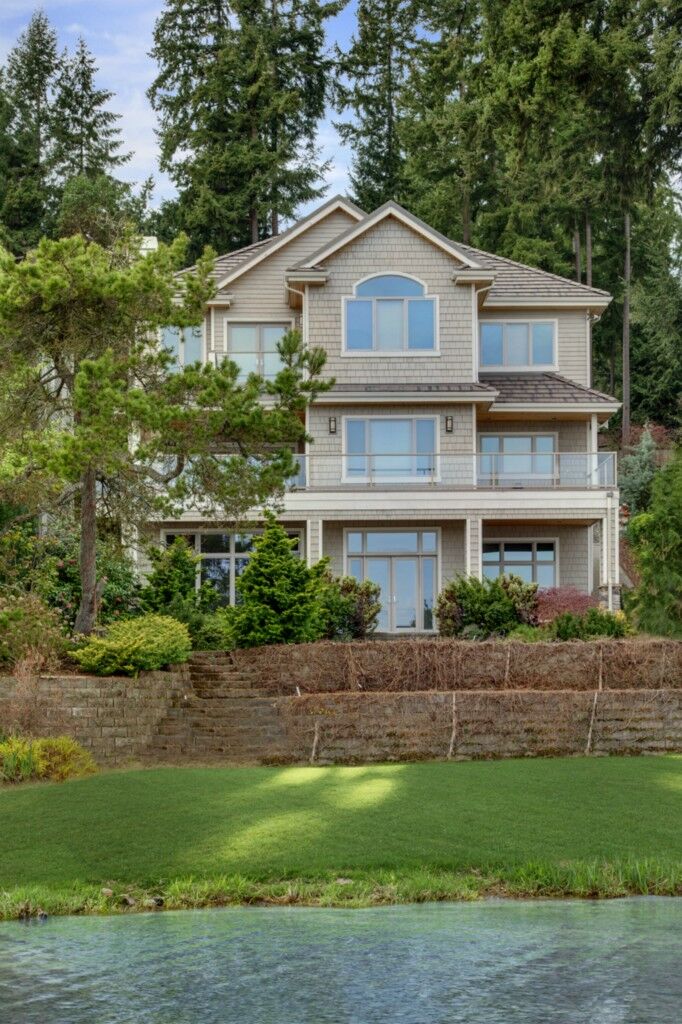 Property Photo: 2254 W Lake Sammamish Pkwy WA 98008