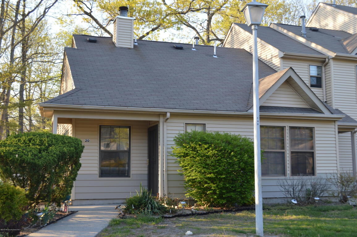Property Photo:  20 Eucalyptus Court  NJ 08527 