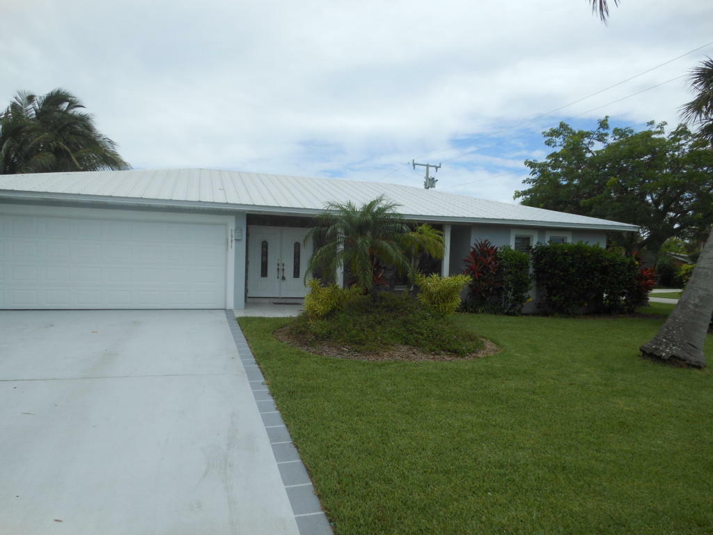 Property Photo:  1901 Cypress Avenue  FL 34949 