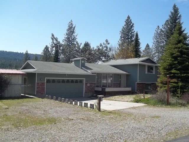 Property Photo: 106 E Franklin Dr WA 99026
