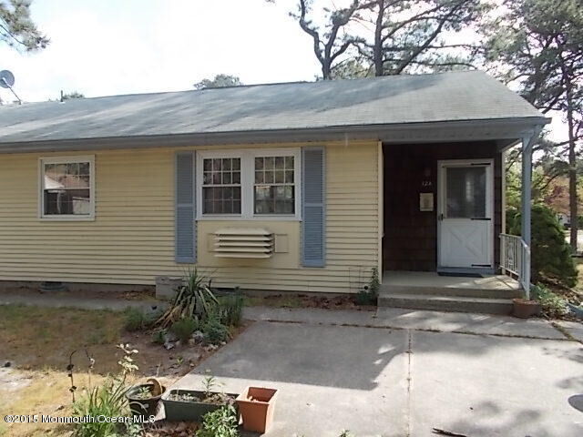 Property Photo:  12 Canton Drive  NJ 08759 