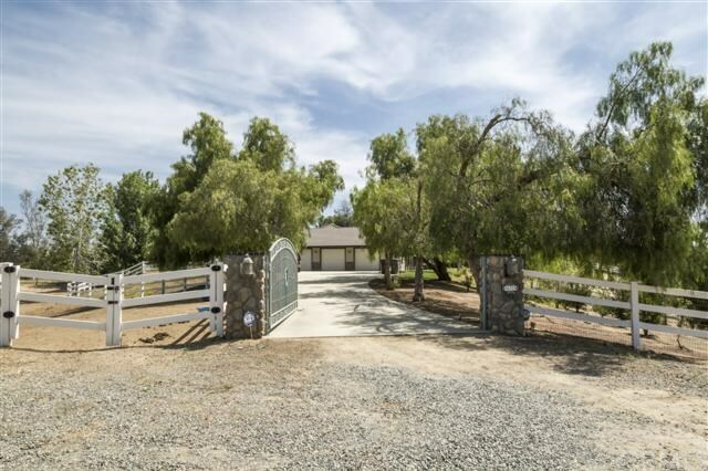 Property Photo:  36370 Fino Vista Lane  CA 92592 