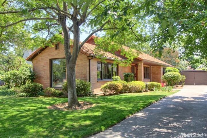 558 Blackwood Street  Sacramento CA 95815 photo