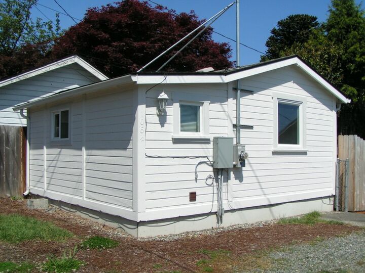 Property Photo:  106 W 6th St  WA 98362 